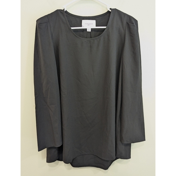 Tuckernuck x Pomander Place Black Pleat Shoulders and Back Size Large - Picture 1 of 7
